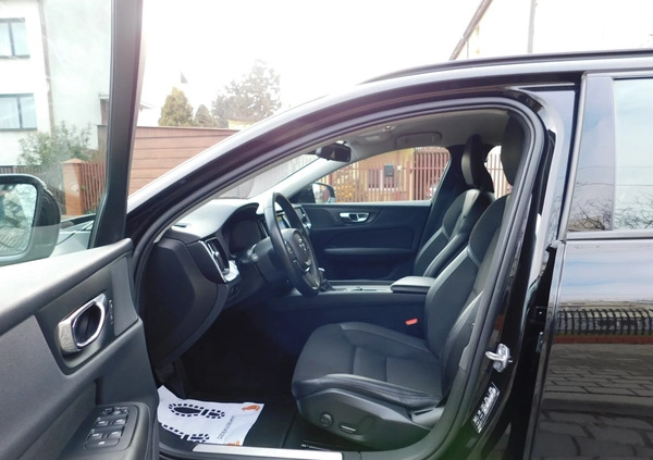 Volvo V60 cena 76980 przebieg: 210000, rok produkcji 2018 z Warta małe 436